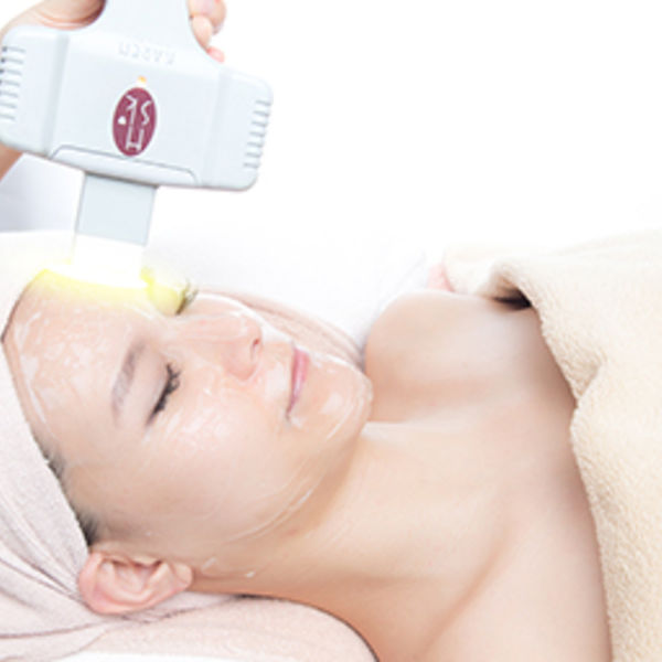 浜松東区で顔の脱毛が人気のサロン☆Ⅾione浜松有玉店です！お肌に優しく美肌を作れるハイパースキン脱毛が人気です。毛穴を引き締めて肌の保湿力が高まりハリと弾力up。透明美肌を。お顔脱毛体験しております✨お気軽にご相談ください。